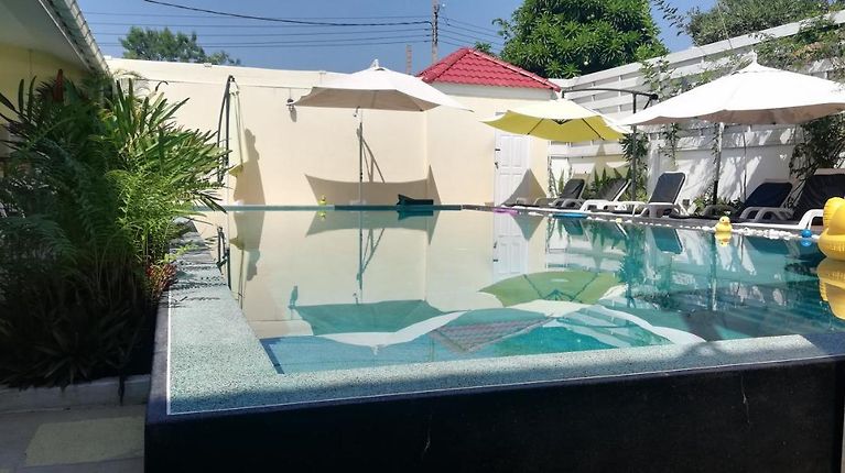 ≡ Barefeet Naturist Resort Adults Only ≡ Bangkok Thailand ≡ Updated Rates 